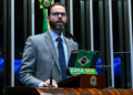 Seif alerta para riscos da superexposição de jovens — Senado Notícias