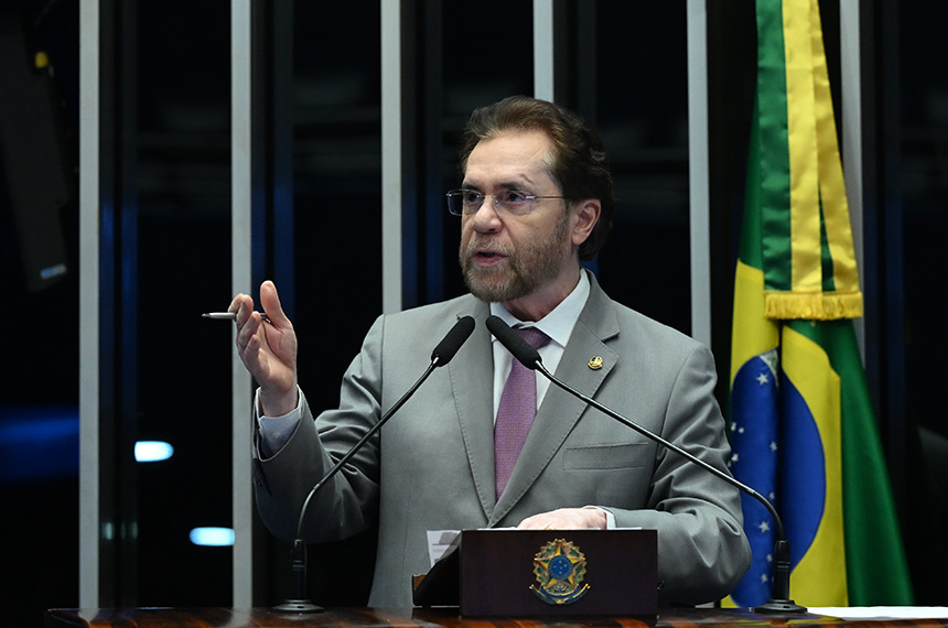 Plínio pede urgência para proposta que garante segurança e gratuidade do Pix — Senado Notícias