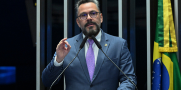 Alan Rick pede derrubada de veto que limita incentivo a doações de alimentos — Senado Notícias