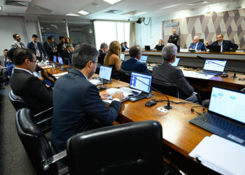 Novas funções comissionadas no STJ são aprovadas na CCJ e seguem ao Plenário — Senado Notícias
