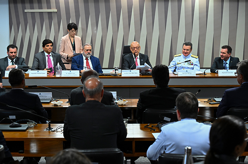 Senado instala Frente Parlamentar da Economia do Mar