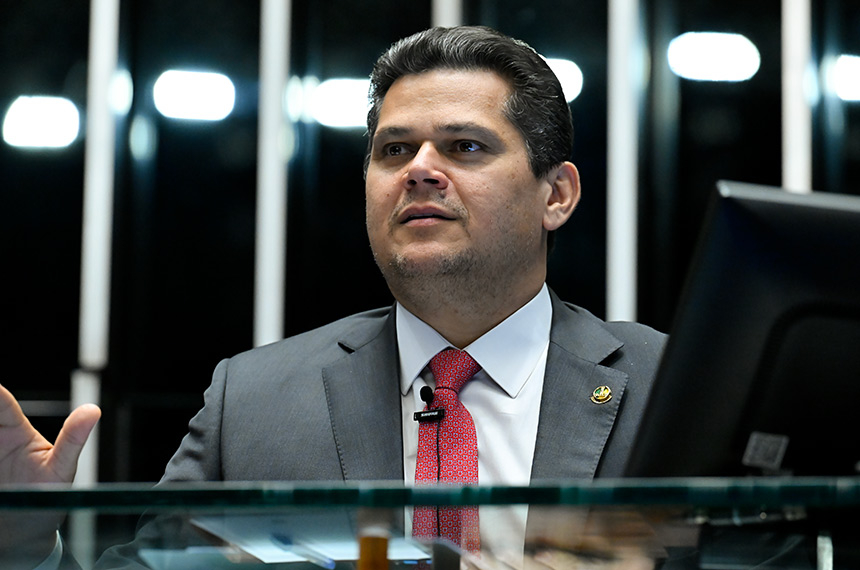 Davi aplaude Ibama por liberar pesquisa de petróleo na Margem Equatorial — Senado Notícias