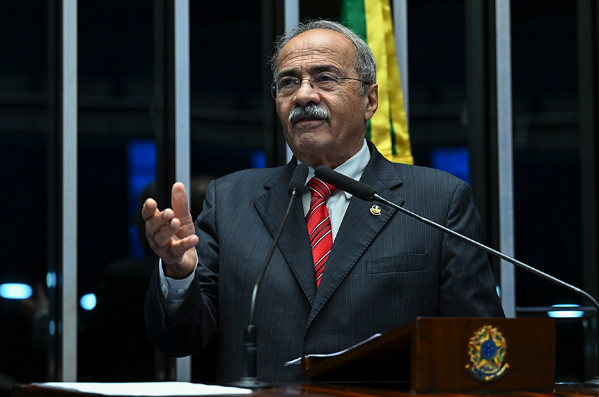 Chico Rodrigues celebra Dia do Professor e defende melhores condições de trabalho — Senado Notícias