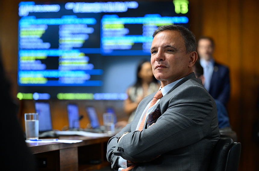 Fim do regime aberto para líder de facção avança — Senado Notícias