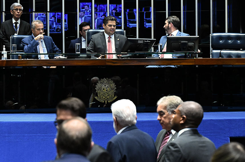 Adiada votação de destaques ao projeto de compensação do tarifaço — Senado Notícias
