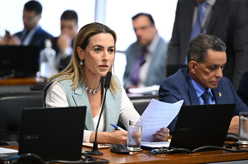 Misoginia deve ser tratada como crime de discriminação, aprova CCJ — Senado Notícias