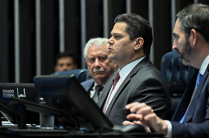 Congresso vota na quinta autorização permanente para reduzir IR — Senado Notícias
