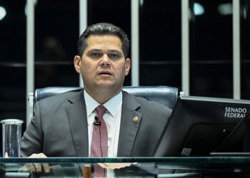 Davi comenta operação policial no RJ e destaca aprovação de projeto — Senado Notícias