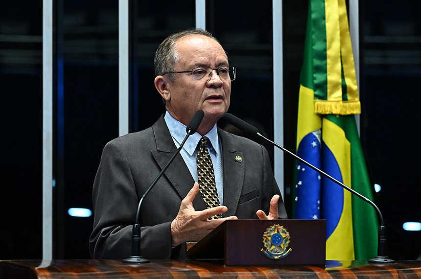 Zequinha comemora estudos para novo trecho da Ferrovia Norte-Sul — Senado Notícias