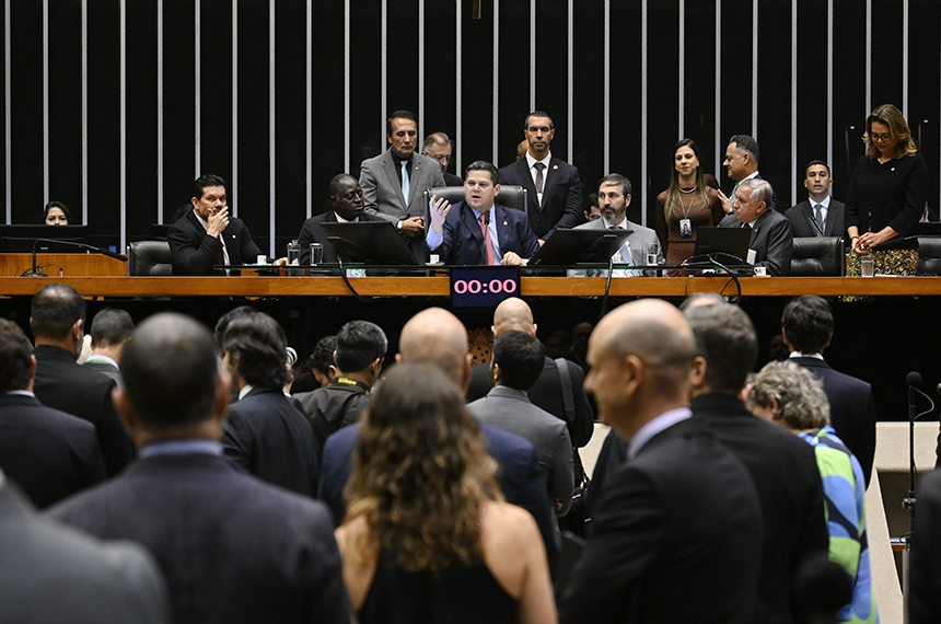 Congresso aprova validade permanente para isenção do Imposto de Renda — Senado Notícias