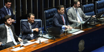 Senado aprova MP do setor elétrico com abertura do mercado livre de energia — Senado Notícias