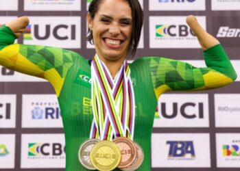 Sabrina Custódia conquista prata e fecha Mundial com quatro medalhas