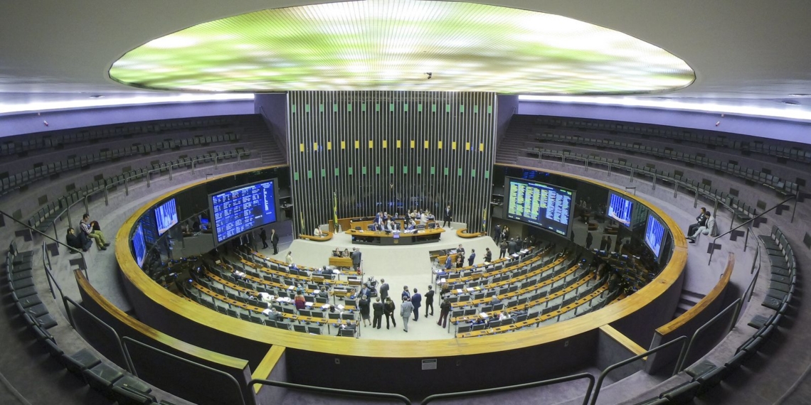 Câmara aprova colaboração entre órgãos para fiscalização de crimes