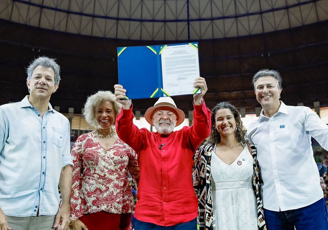 Governo anuncia edital para investir R$ 108 mi em cursinhos populares