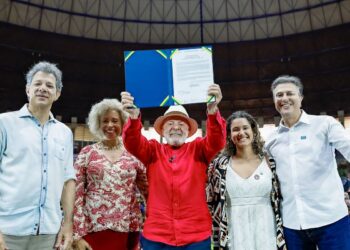 Governo anuncia edital para investir R$ 108 mi em cursinhos populares