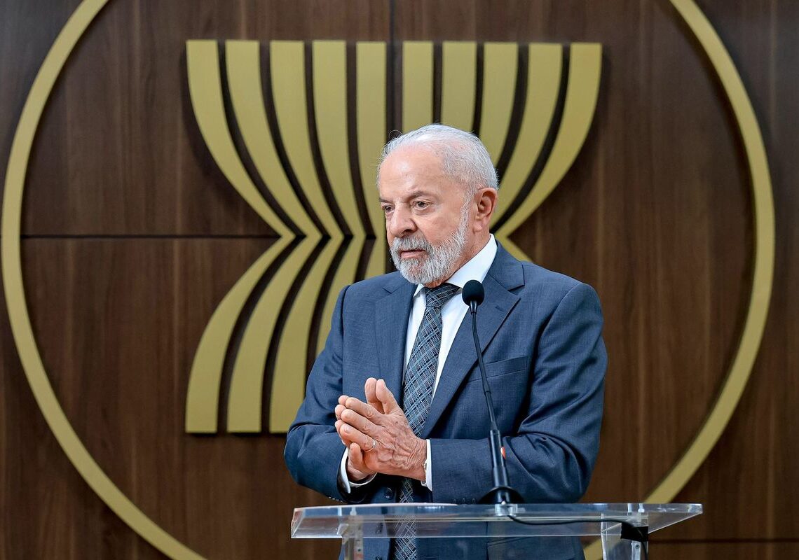 Lula quer discutir com Trump punição dada a ministros do STF