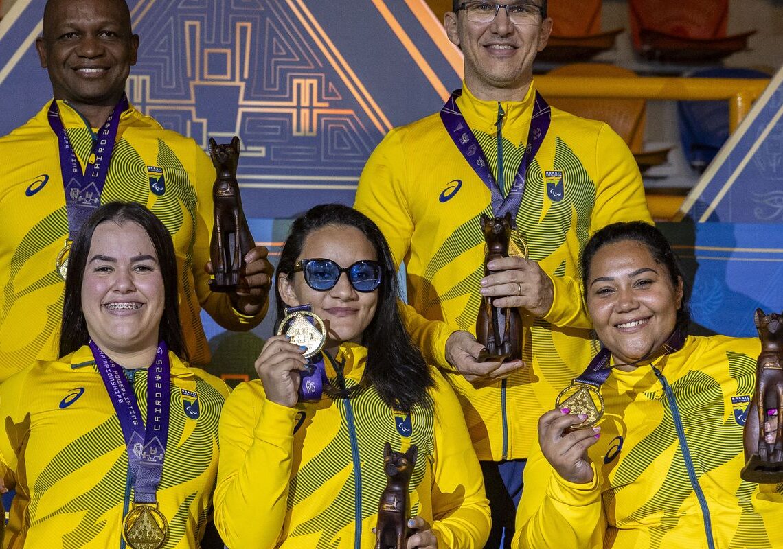 Brasil fecha Mundial de halterofilismo com ouro nas equipes femininas