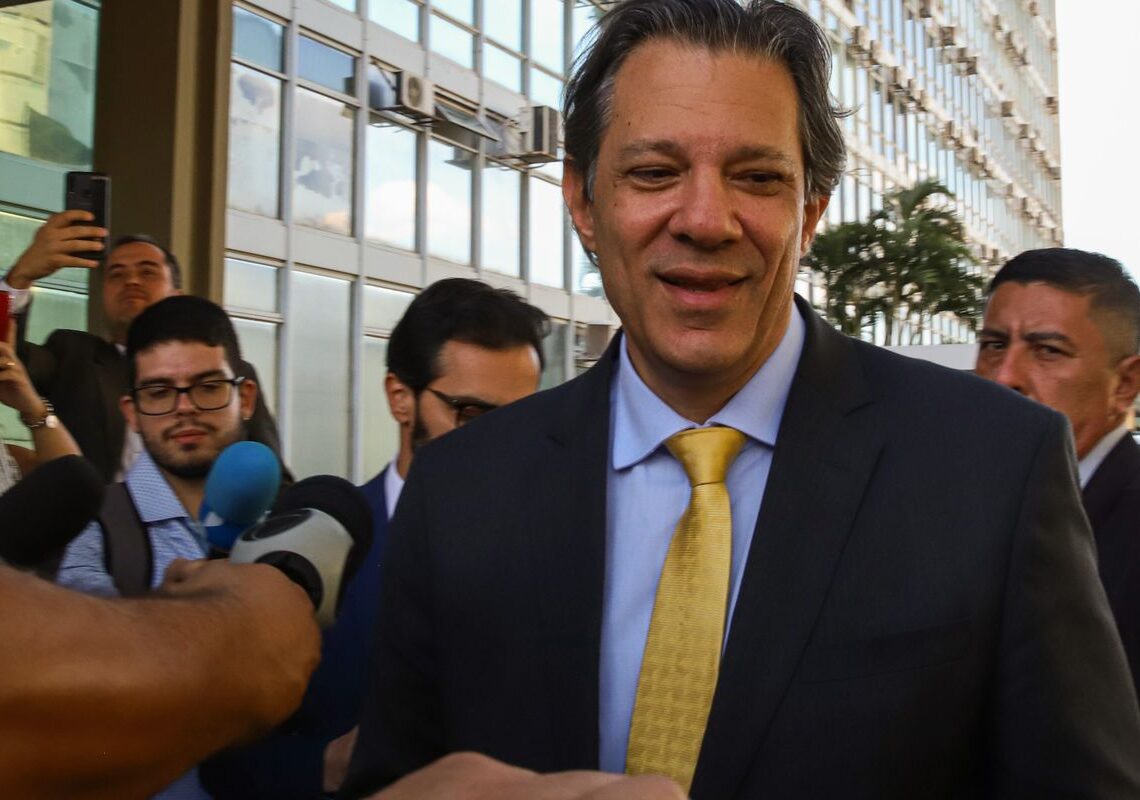 Haddad comemora aprovação da isenção do IR na Câmara: “foi um golaço!”