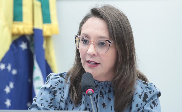 Comissão aprova obrigação de fabricantes em divulgar pontos de coleta para pilhas e eletrônicos – Notícias