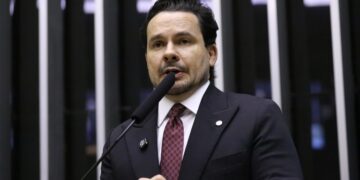 Câmara aprova punição e torna hediondo o crime de obstruir vias para praticar crimes – Notícias