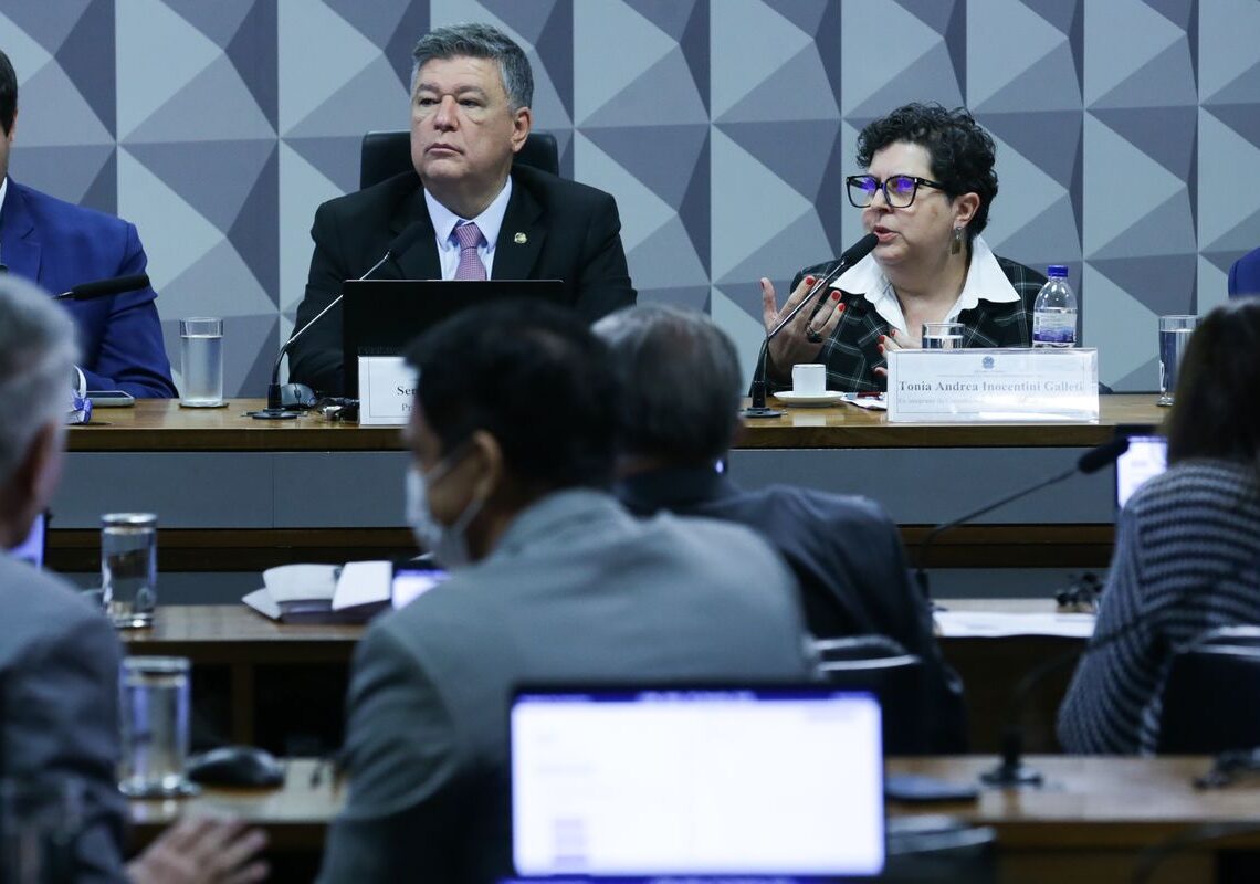 Ex-integrante de Conselho diz na CPI que alertou sobre fraudes no INSS
