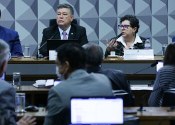 Ex-integrante de Conselho diz na CPI que alertou sobre fraudes no INSS