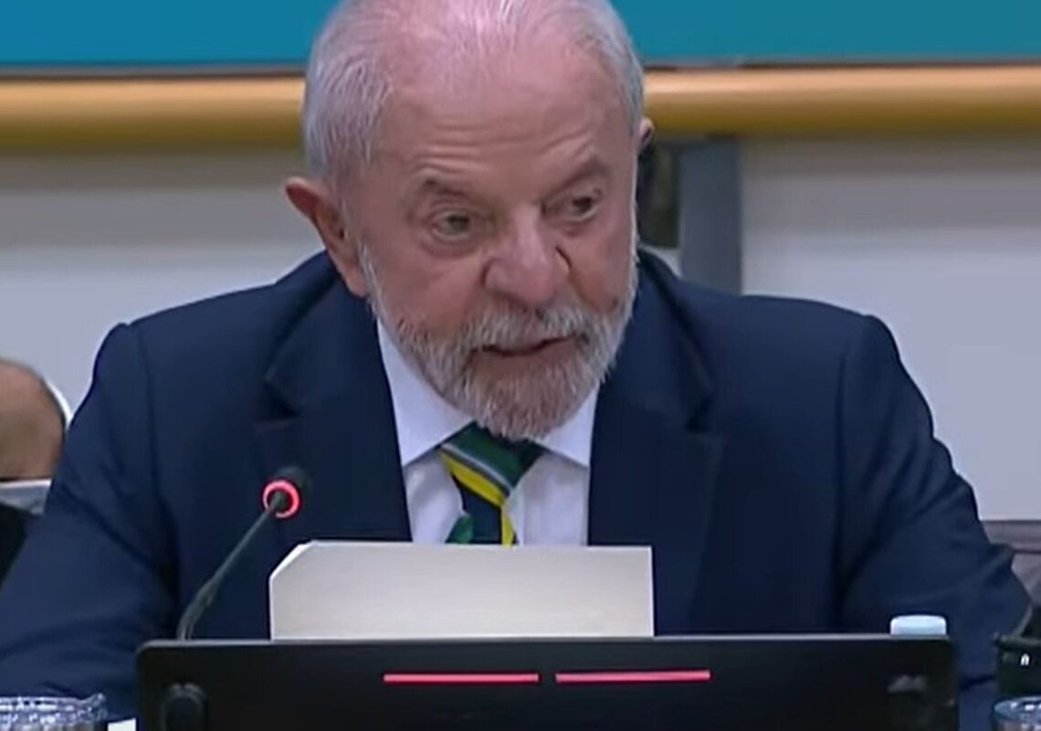 Lula diz que gestor que deixa obra parada deve ser preso