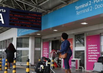 Aéreas flexibilizam remarcação de voos para RJ após operação policial