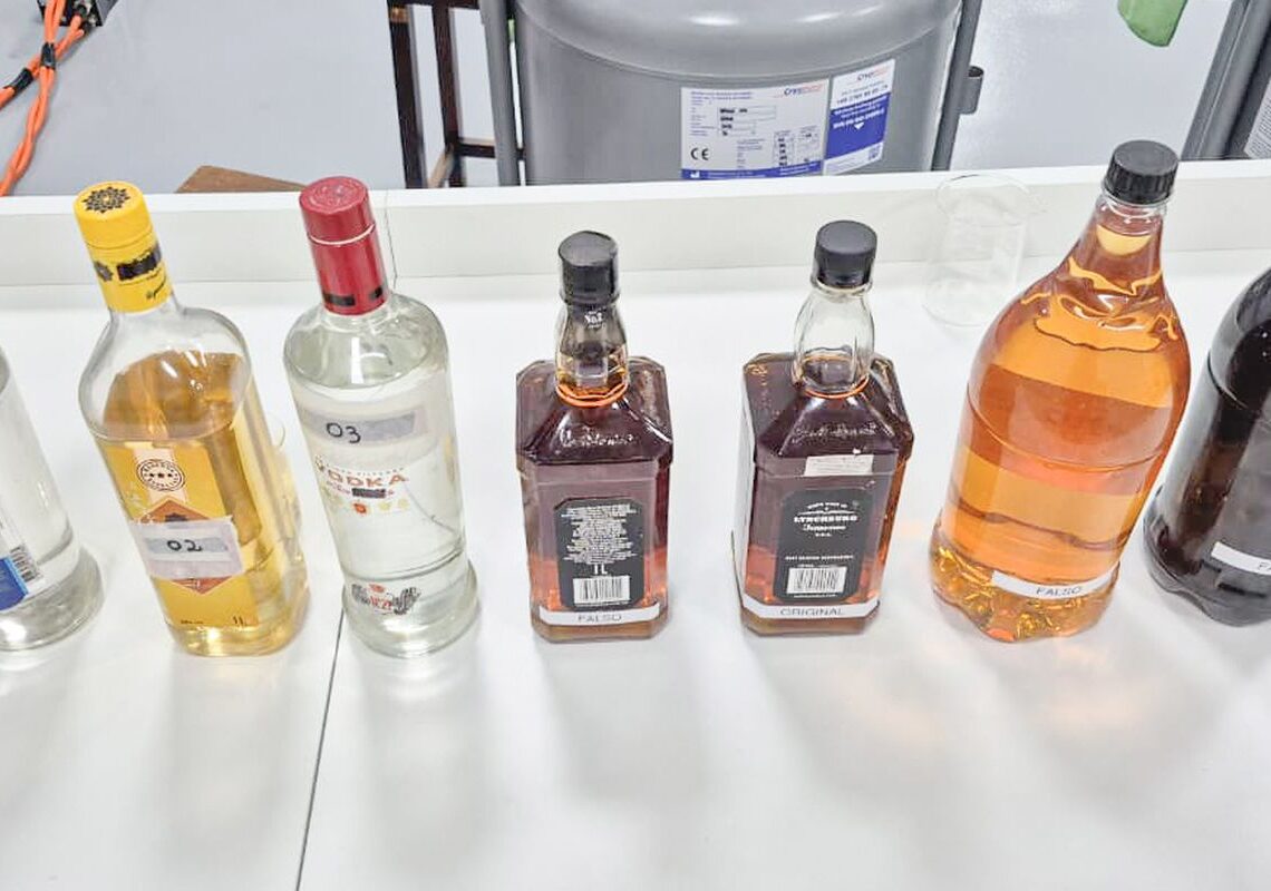 Metanol: Entenda como é feita a análise de bebidas adulteradas