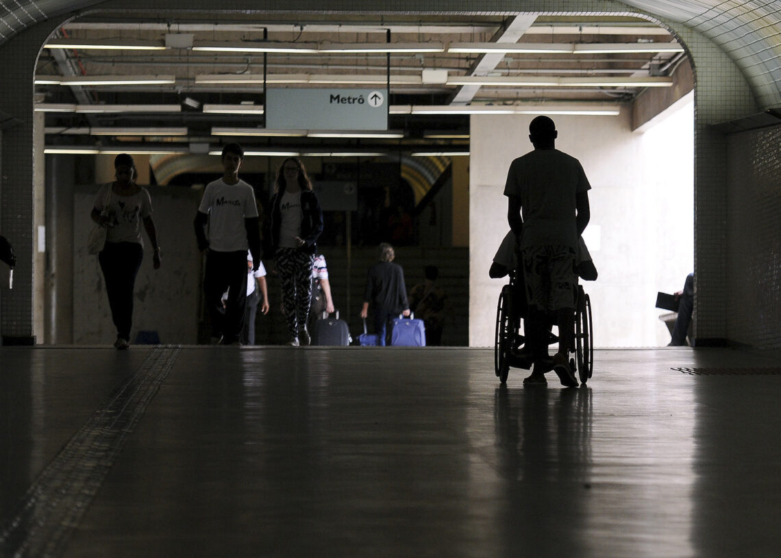 Estelionato contra PcD passa a ser alvo de ação penal incondicionada — Senado Notícias