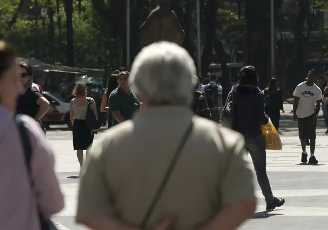 BMG vai ressarcir cobranças indevidas de empréstimos para aposentados