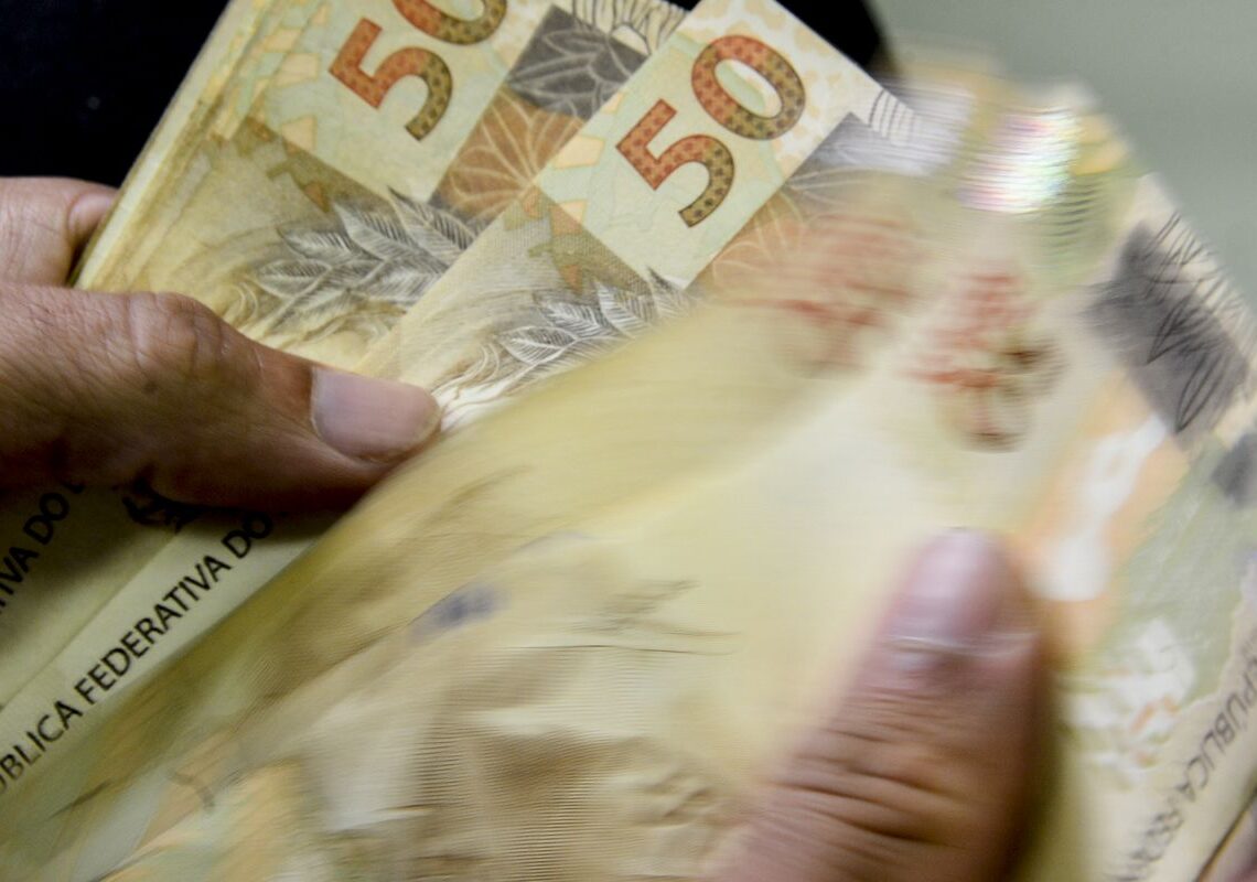 Senado ouve trabalhadores sobre aumento da faixa de isenção do IR