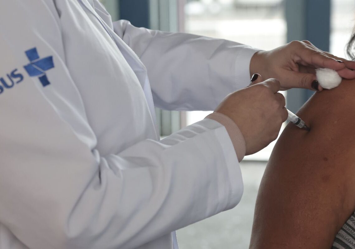 Vacinação de países vizinhos também impacta o Brasil, diz Opas