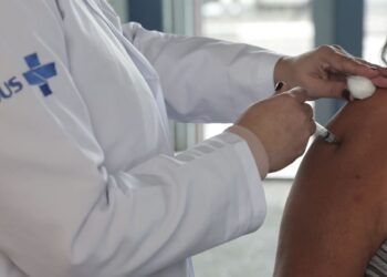 Vacinação de países vizinhos também impacta o Brasil, diz Opas