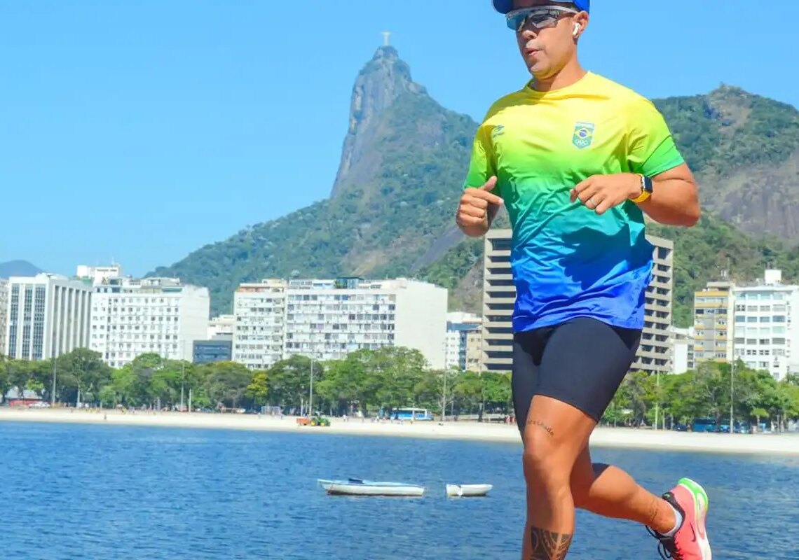 Carioca aproveita prova de rua para visitar o Cristo pela primeira vez