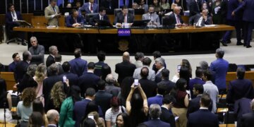 Congresso derruba 56 vetos ao PL do licenciamento ambiental