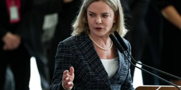 Derrite como relator do PL Antifacção contamina debate, diz Gleisi   