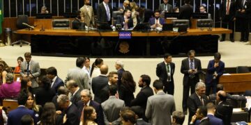 Câmara aprova ampliação gradual da licença-paternidade