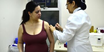 Saiba como será oferta de vacina que previne bronquiolite em bebês