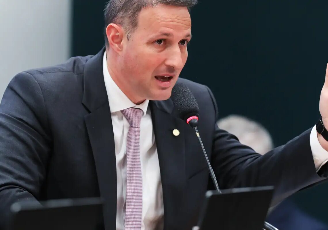 Derrite quer mudanças na condução de audiências de custódia