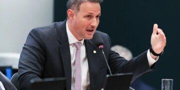 Derrite quer mudanças na condução de audiências de custódia