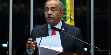 Rodrigues elogia decisão do STF de proibir reajuste de plano de saúde de idoso — Senado Notícias