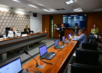 Estagiário pode ter licença médica sem desligamento do estágio, aprova CE — Senado Notícias