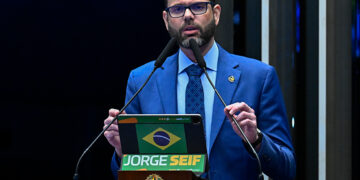 Seif defende projeto que classifica organizações criminosas como terroristas — Senado Notícias