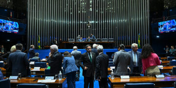 Distribuição de cordão para identificar deficiência oculta segue à sanção — Senado Notícias
