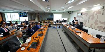 Hospitais devem passar por programa periódico de avaliação, aprova CAS — Senado Notícias