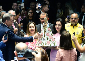 Sessão solene do Congresso celebra Círio e devoção a Nossa Senhora de Nazaré — Senado Notícias