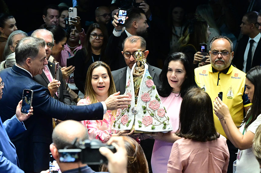 Sessão solene do Congresso celebra Círio e devoção a Nossa Senhora de Nazaré — Senado Notícias