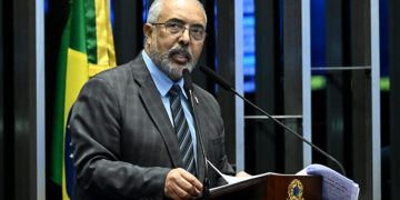 Paim destaca aprovação na CAE de IR zero para quem ganha até R$ 5 mil — Senado Notícias
