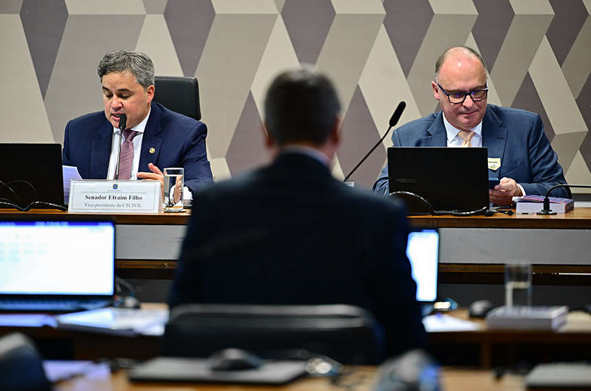 regras contratuais devem garantir equilíbrio, destacam juristas — Senado Notícias